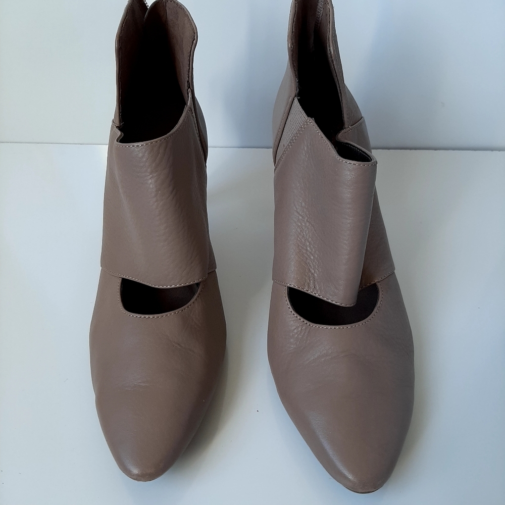 AEROSOLES HEEL REST BOOTS